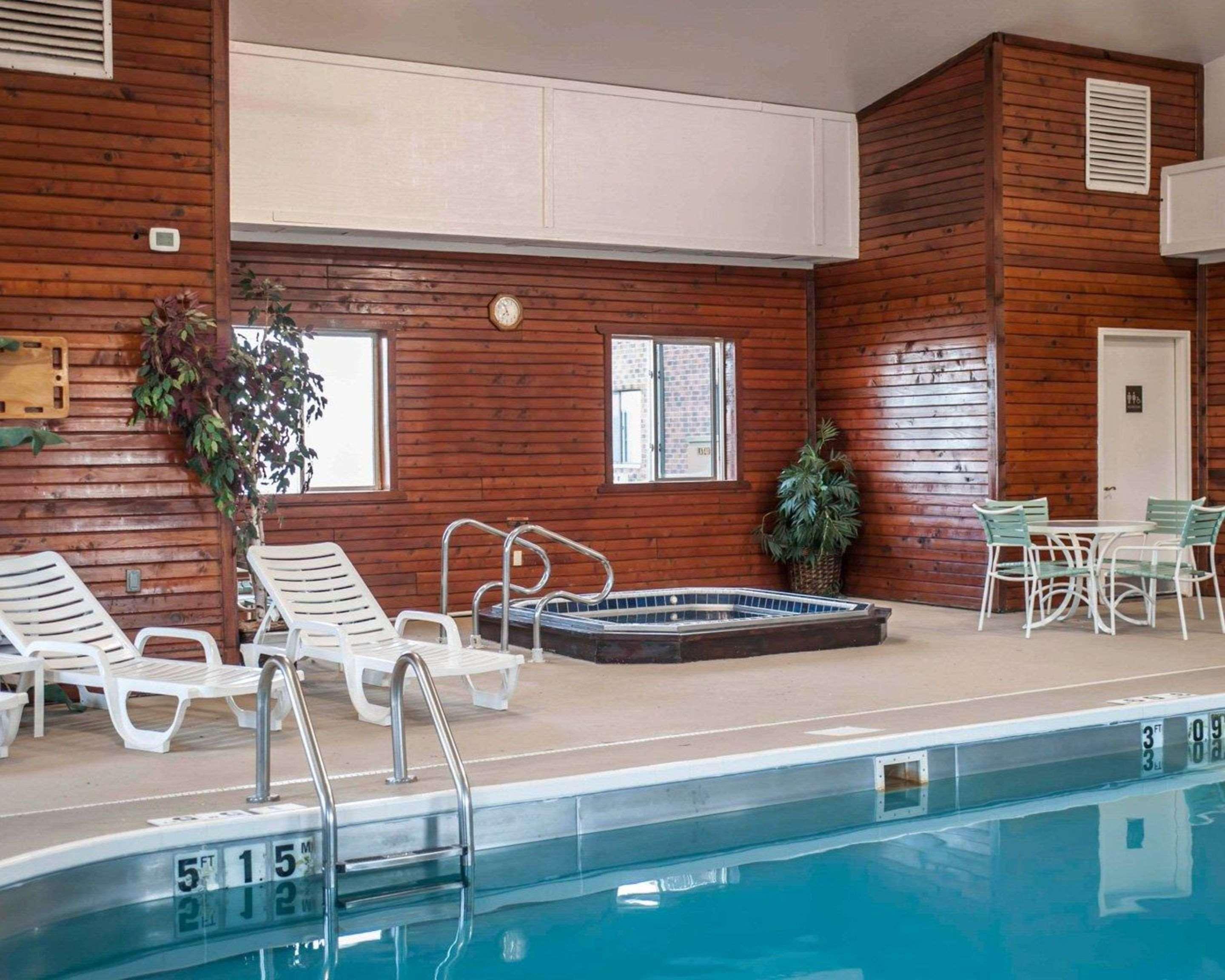 Quality Inn & Suites Boonville - Columbia Экстерьер фото