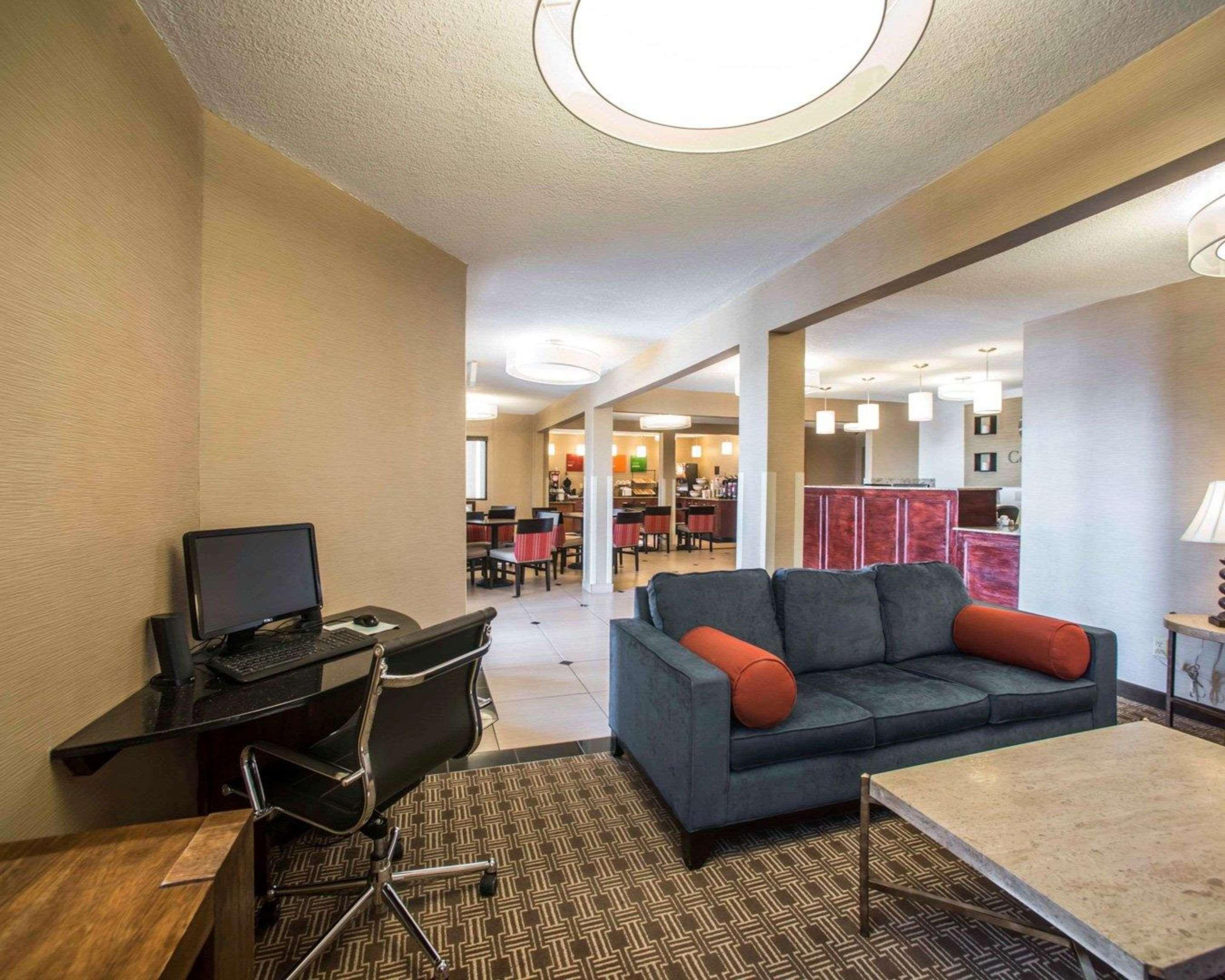 Quality Inn & Suites Boonville - Columbia Экстерьер фото