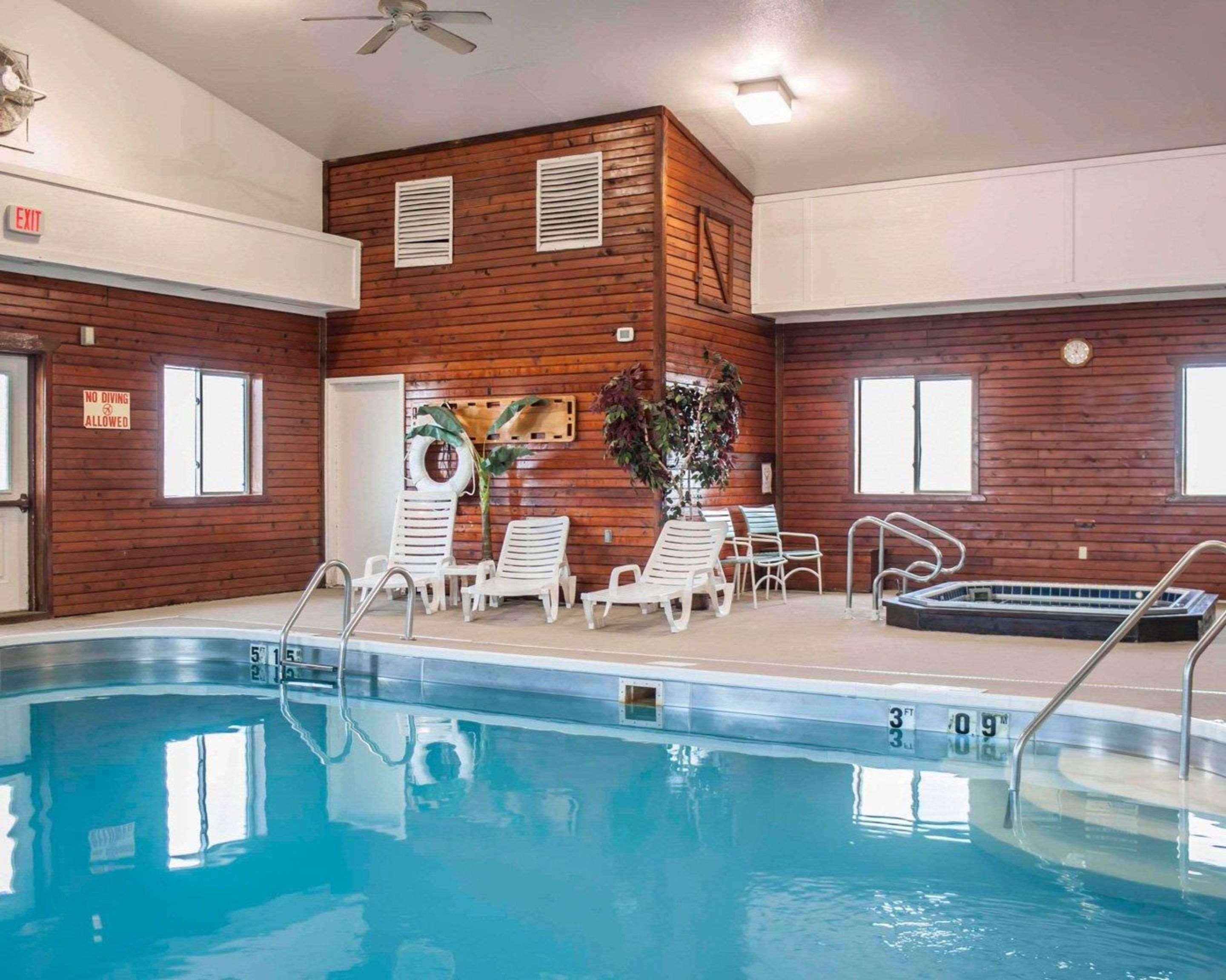 Quality Inn & Suites Boonville - Columbia Экстерьер фото