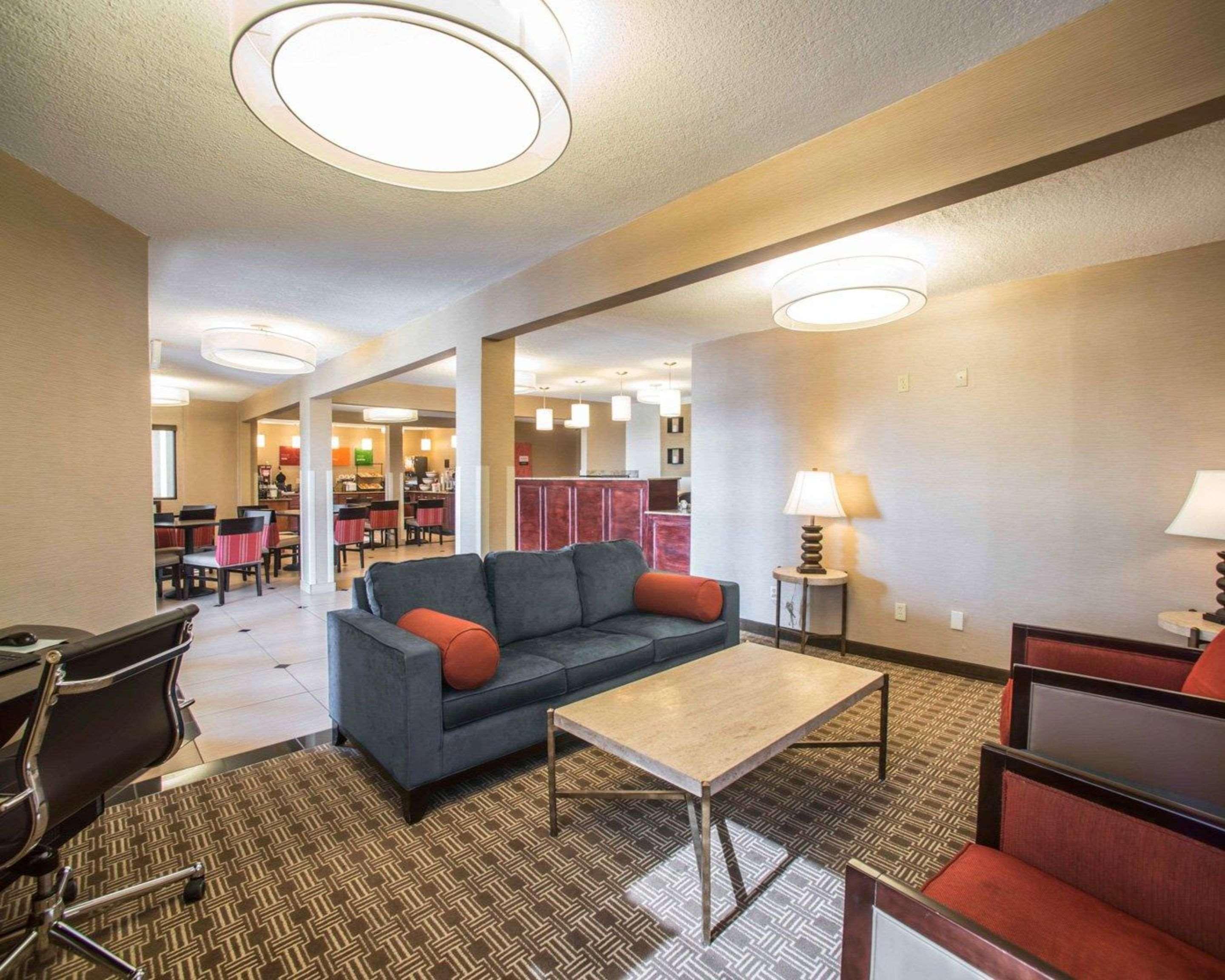 Quality Inn & Suites Boonville - Columbia Экстерьер фото
