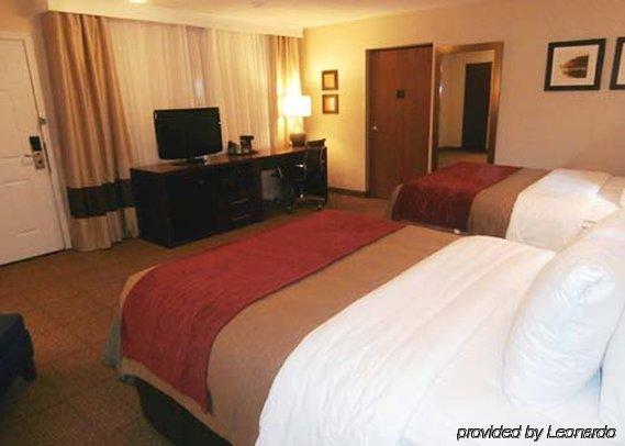 Quality Inn & Suites Boonville - Columbia Экстерьер фото