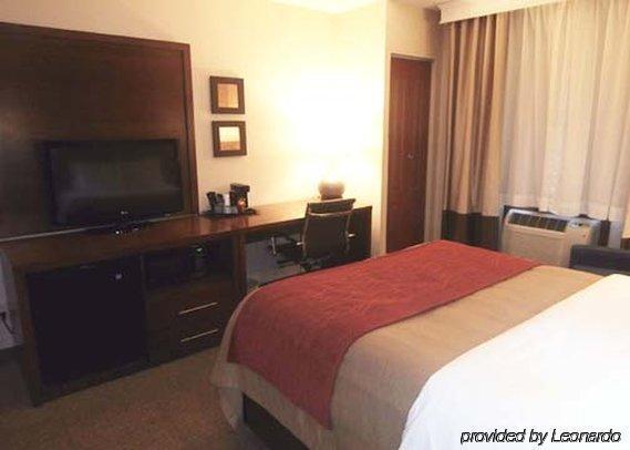 Quality Inn & Suites Boonville - Columbia Экстерьер фото
