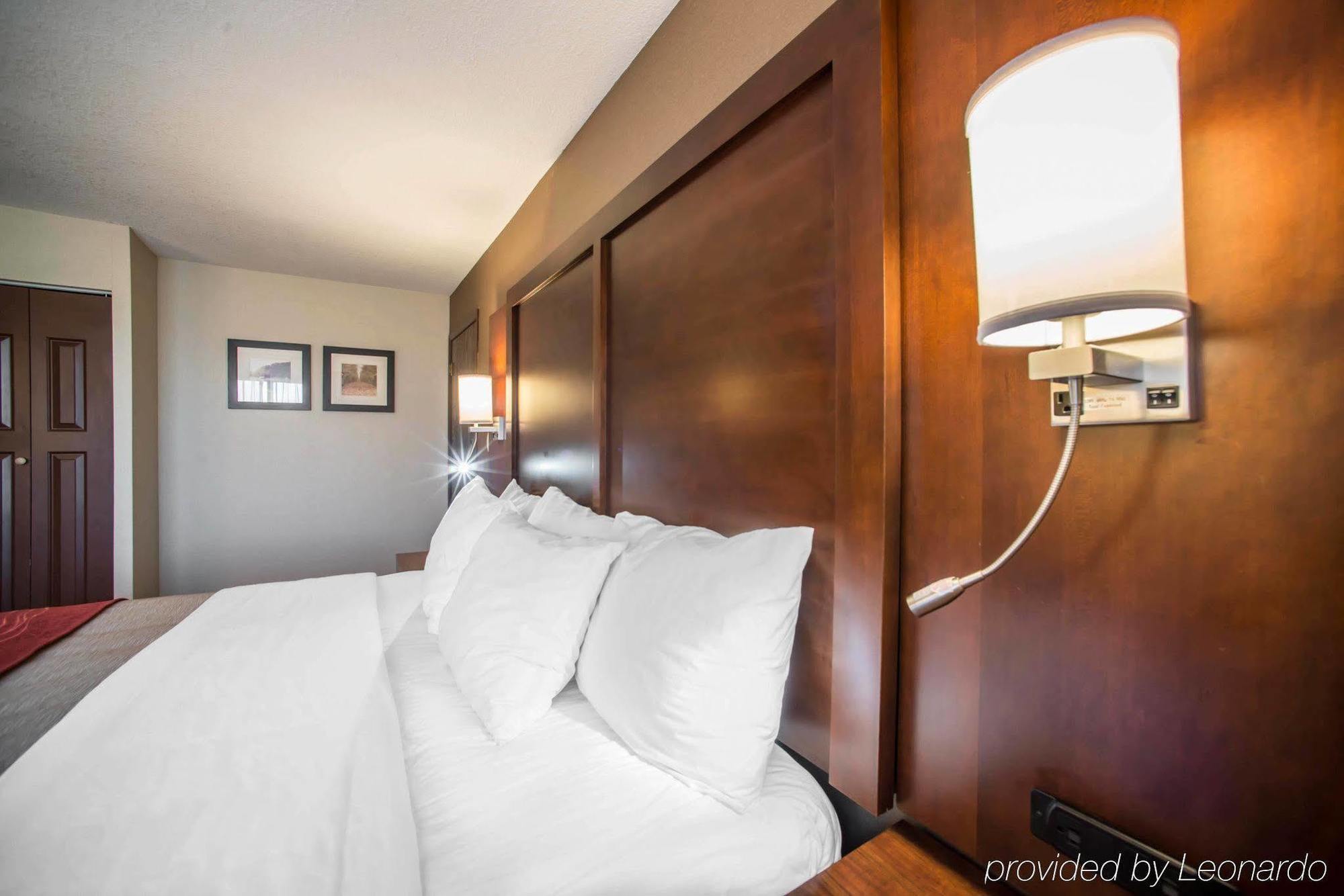 Quality Inn & Suites Boonville - Columbia Экстерьер фото